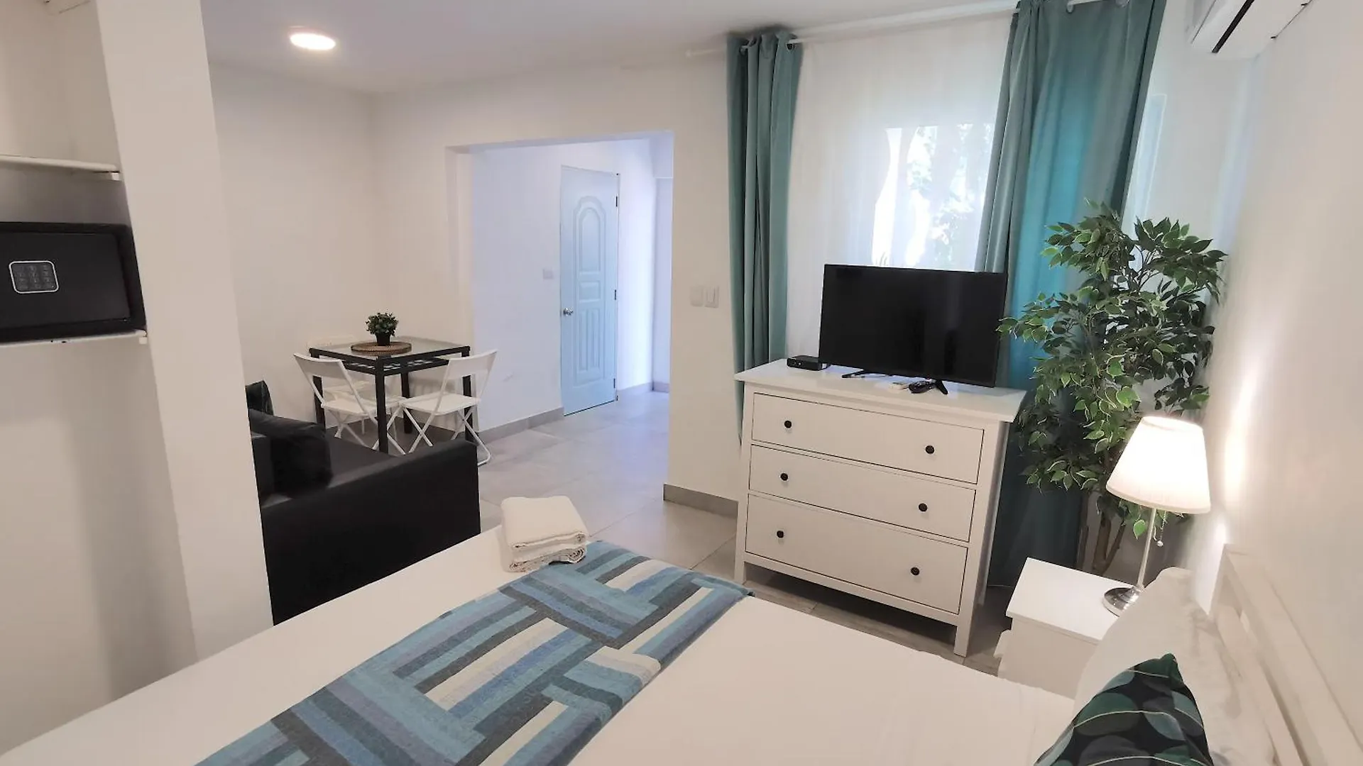 Beach Condo Hotel With Villas & Private Apartments Wifi Bbq Beach Club & Spa بونتا كانا
