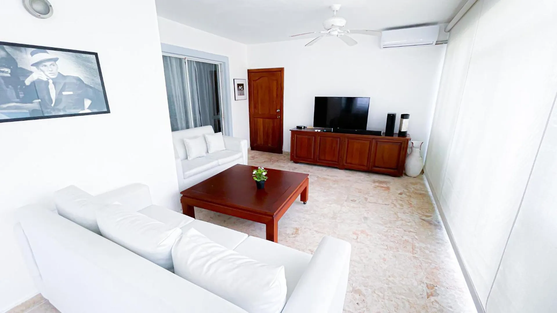 Beach Condo Hotel With Villas & Private Apartments Wifi Bbq Beach Club & Spa بونتا كانا 0*,